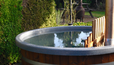 Thermowood hottub met houtgestookte interne kachel